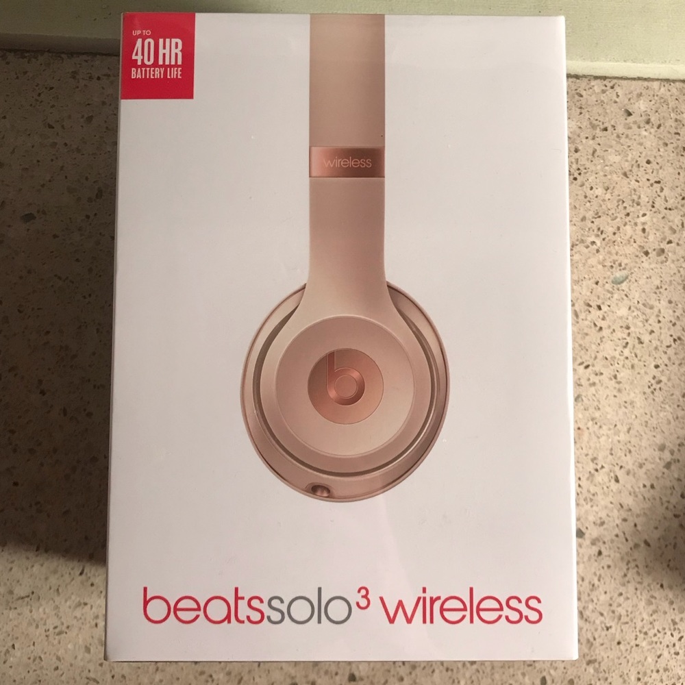 NEW IN BOX Beats Solo3 Wireless